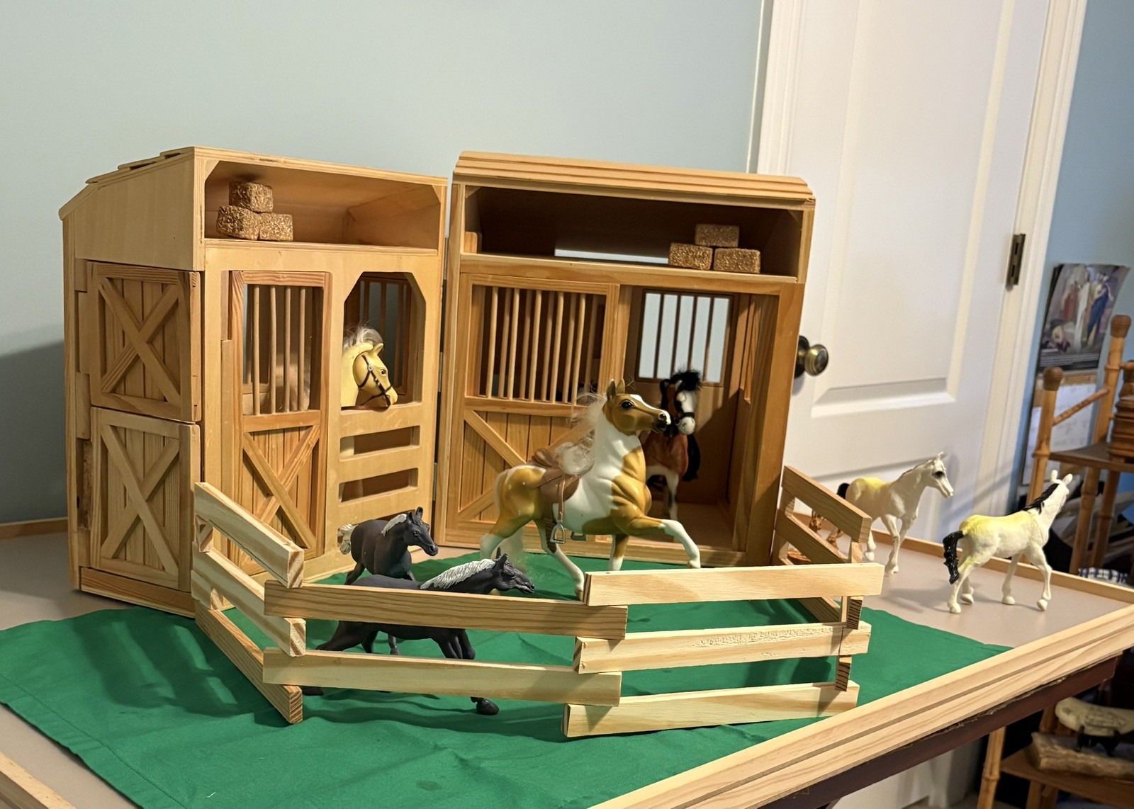 Melissa and Doug Folding Horse Stable Wooden Barn with Corral Large #785 Rare