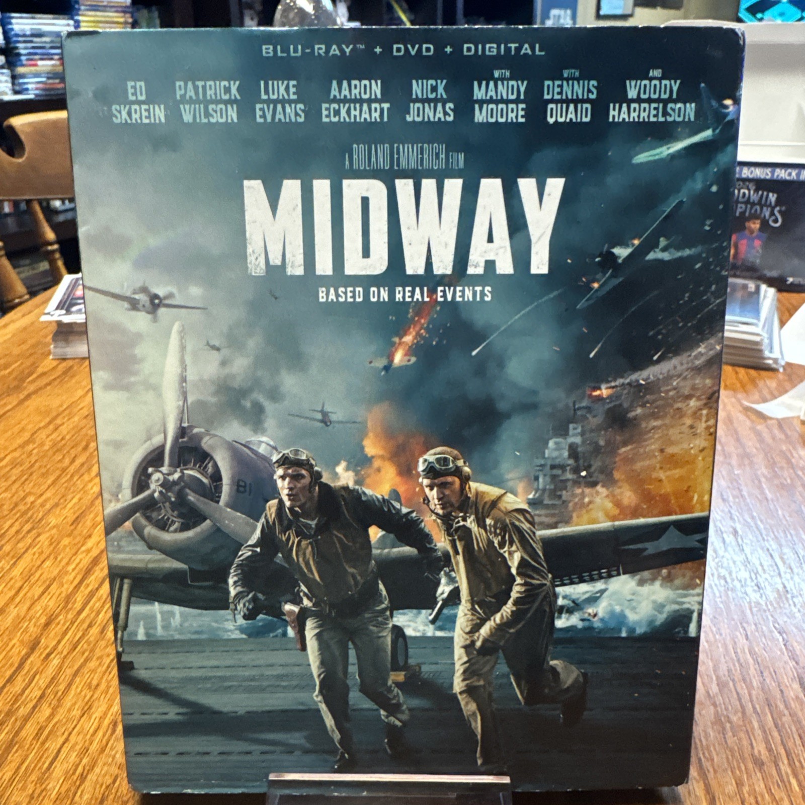 Midway (Blu-ray + dvd, 2019) slipcover 