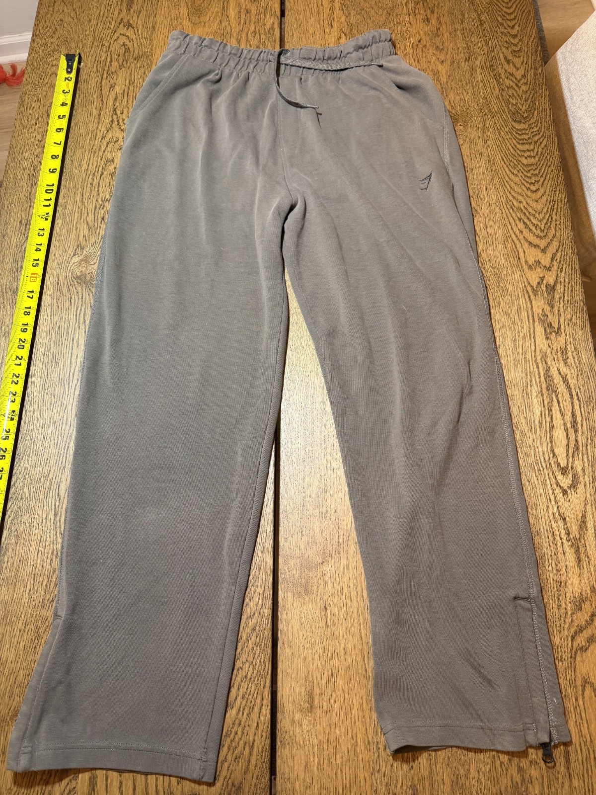Gymshark Straight Leg Ankle Zip Sweatpants Medium (Green/Khaki)