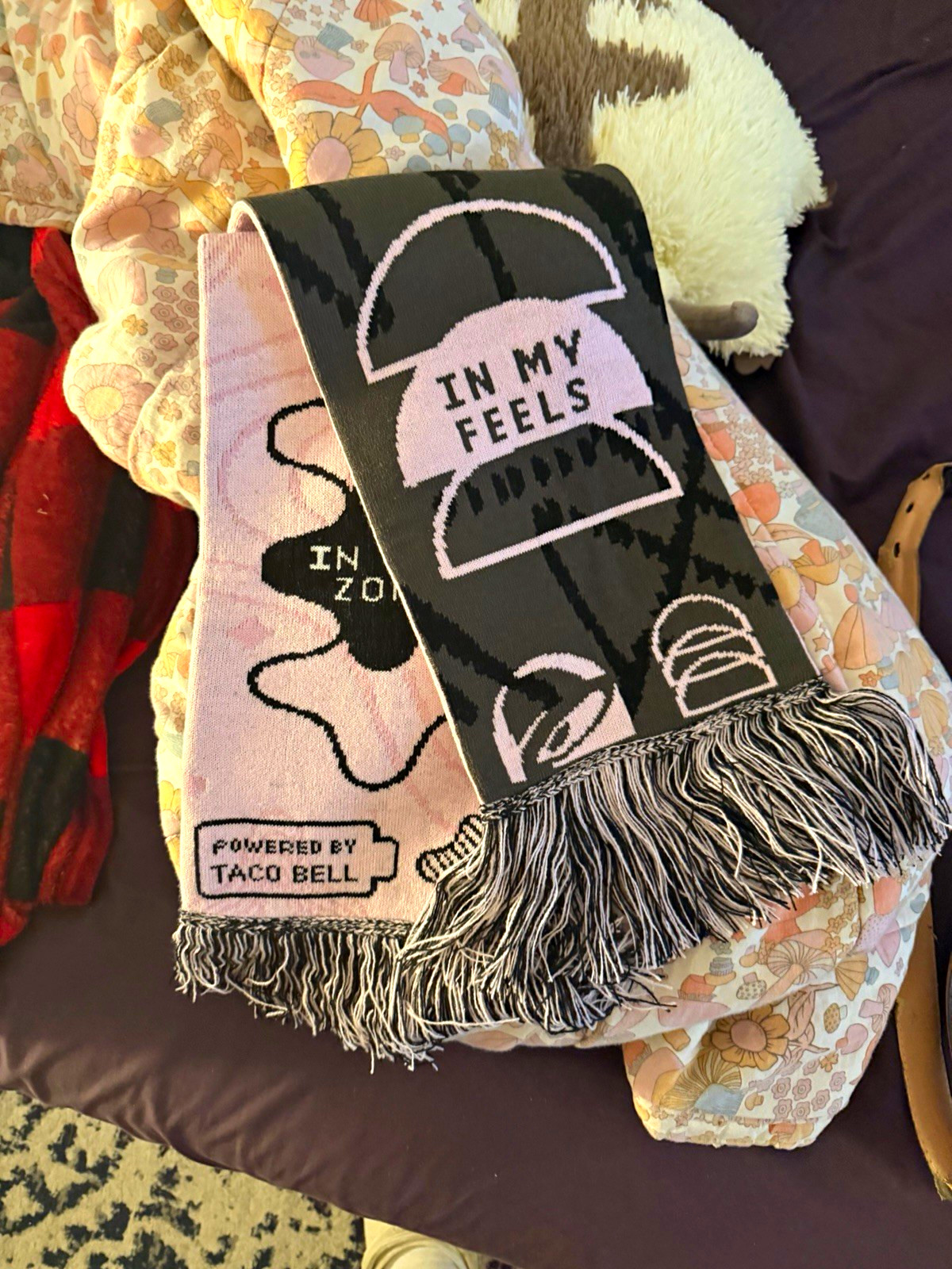 Taco Bell L.O.C.O.S. Fringed Scarf 1/300 Taco Bell L.O.C.O.S. Fringed Scarf 1/300