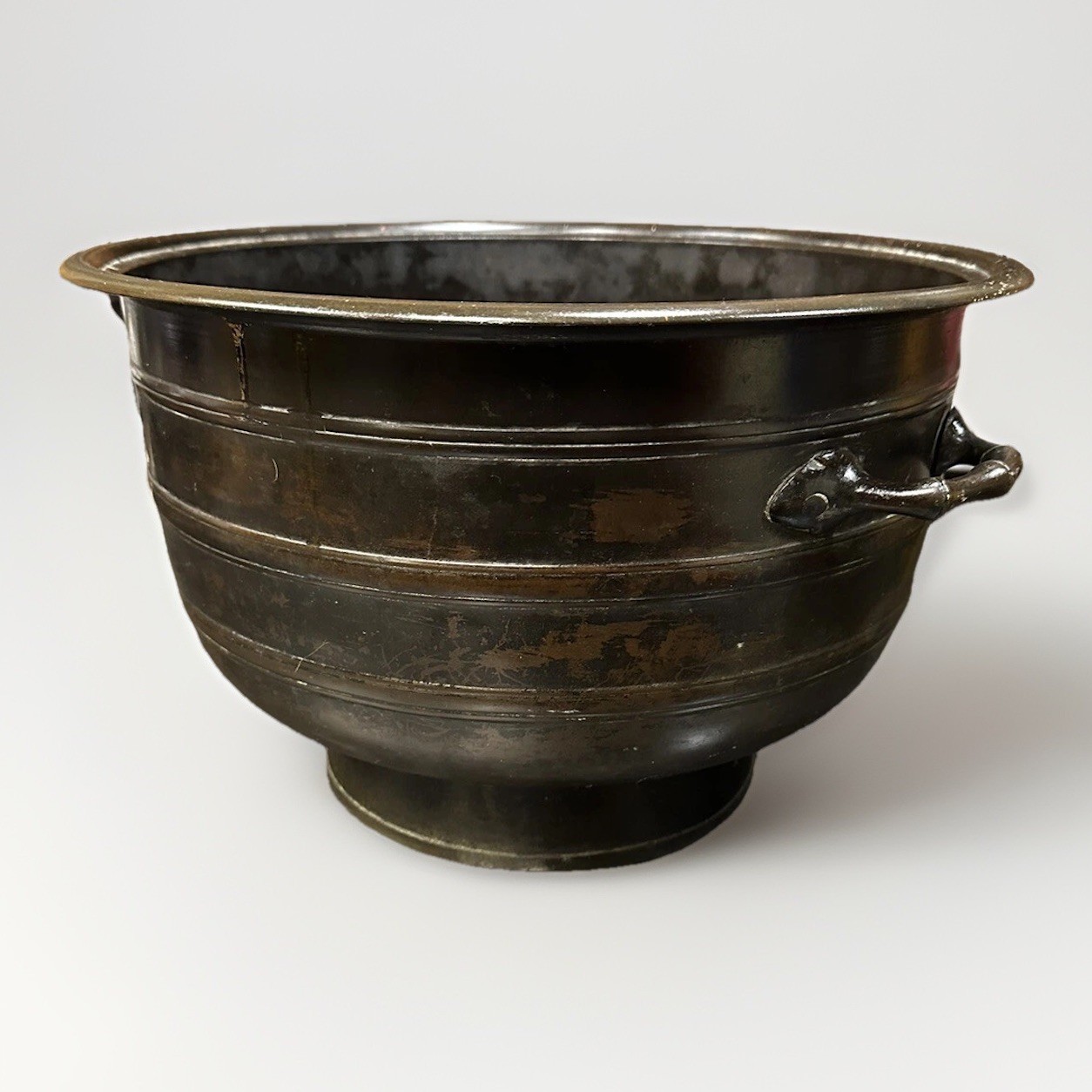 Antique Japanese Meiji 19th Century Bronze Two Handled Hibachi Jardiniere 15X9.5 Antique Japanese Meiji 19th Century Bronze Two Handled Hibachi Jardiniere 15X9.5