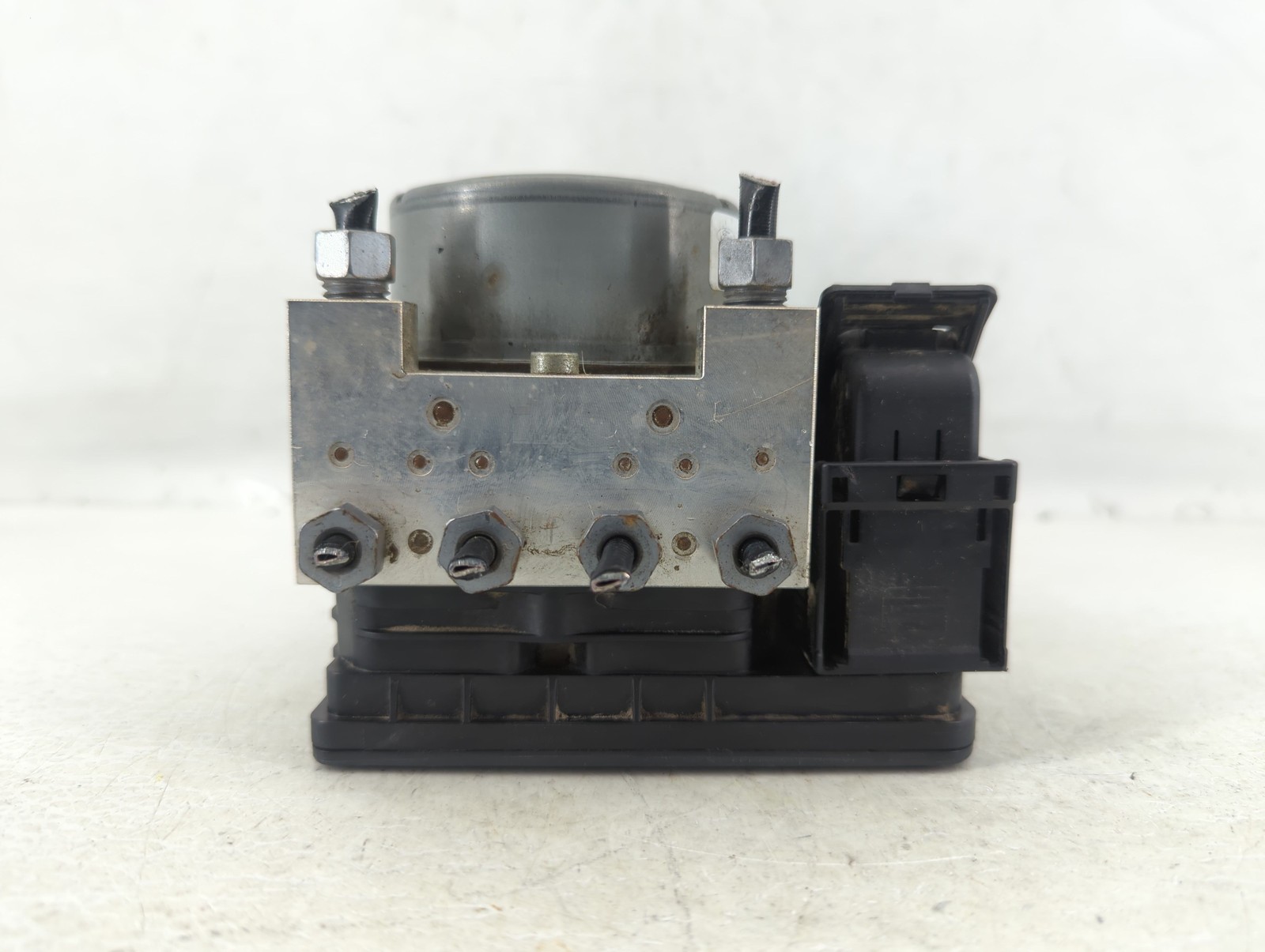 2014-2016 Ford Fusion Abs Pump Control Module E2TMJ 2014-2016 Ford Fusion Abs Pump Control Module E2TMJ