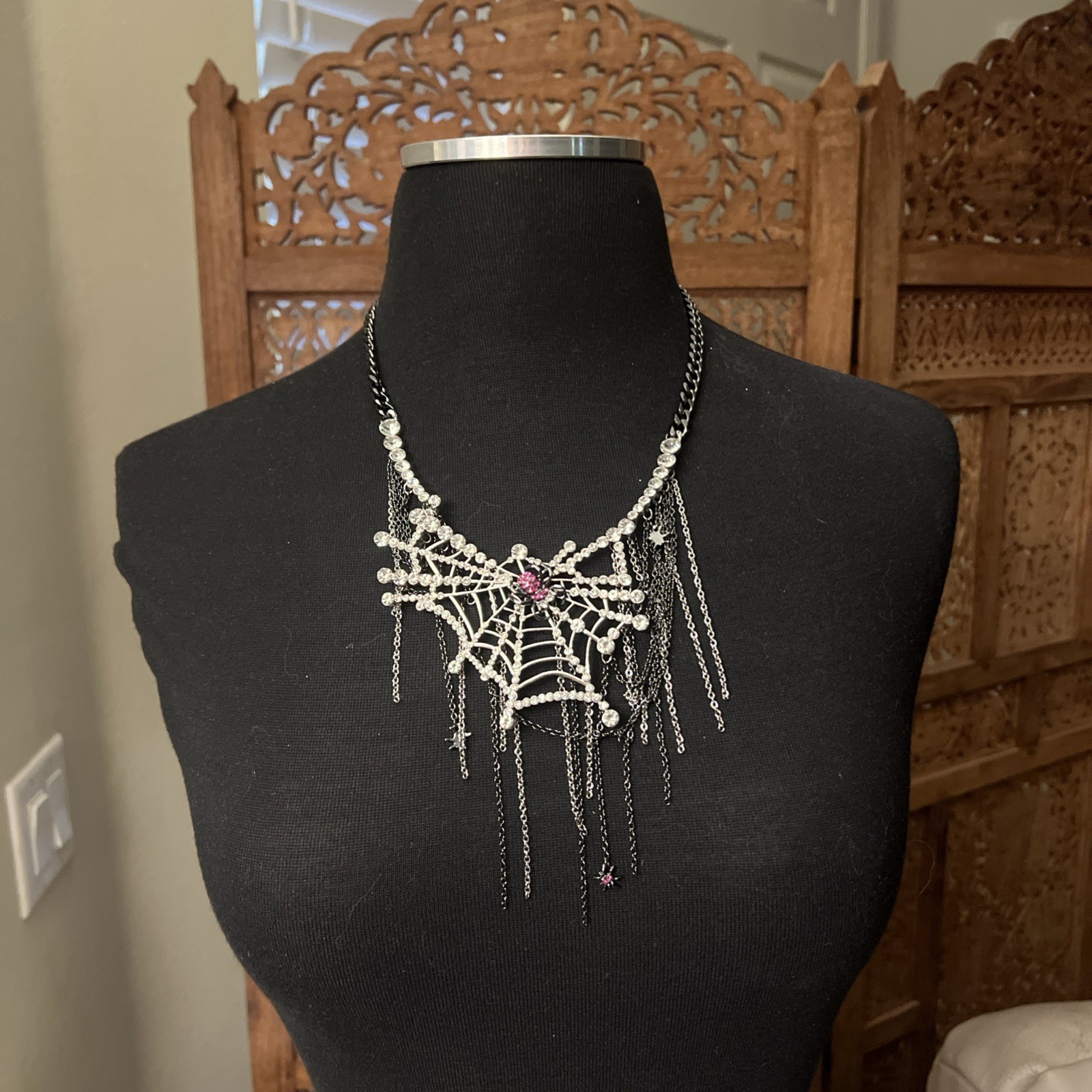 Betsey Johnson Spider Web Necklace Spooky Halloween Crystals NEW HTF Statement Betsey Johnson Spider Web Necklace Spooky Halloween Crystals NEW HTF Statement