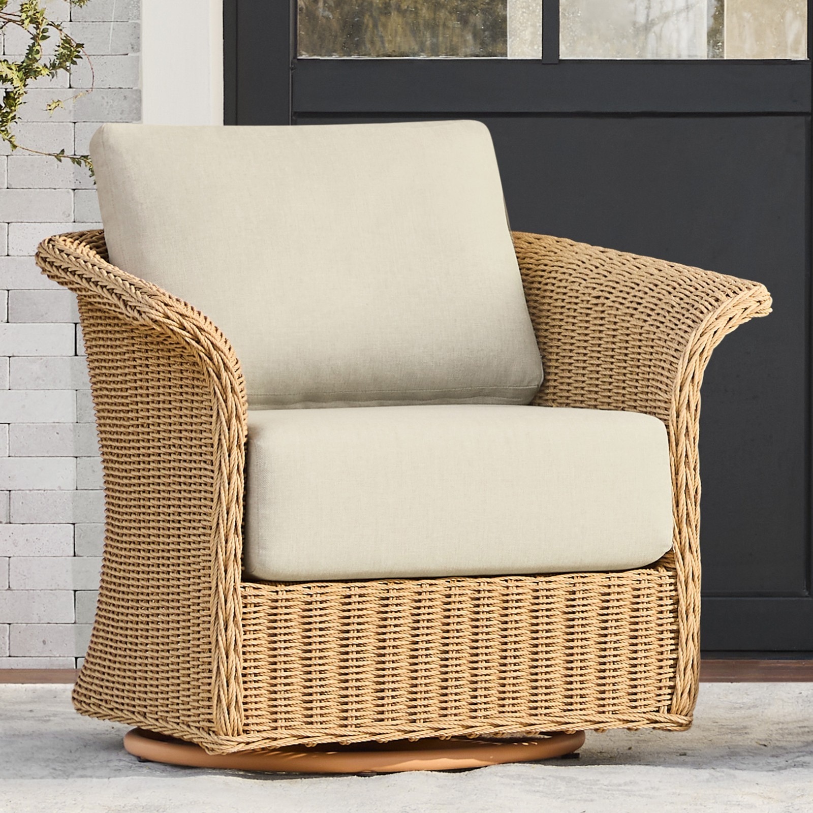 CHITA Wicker Patio Swivel Chairs with Thickened Cushion, Outdoor Rattan Chairs