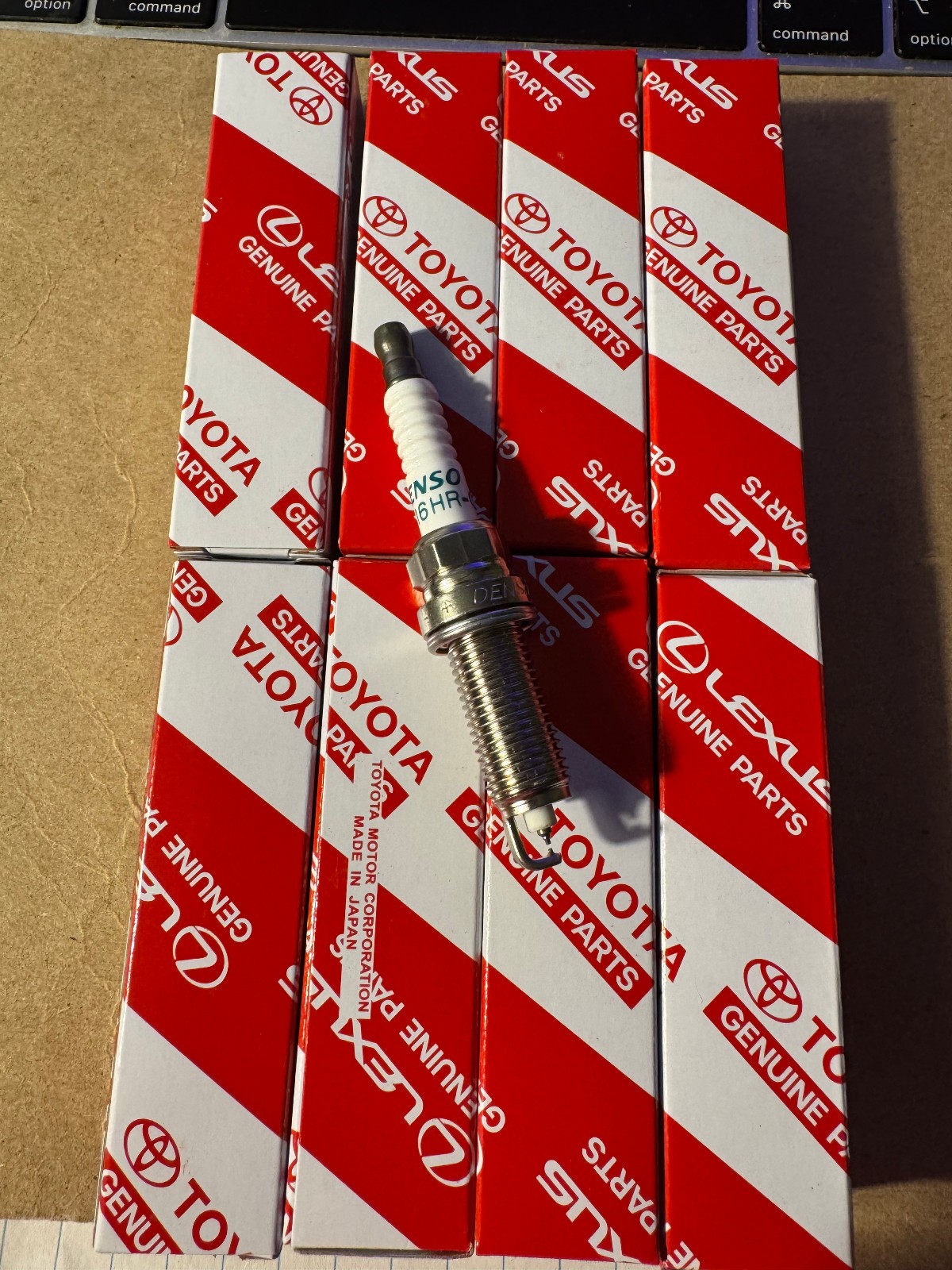 8Pcs OEM 90919-01233 Denso Iridium Spark Plug 3417 SK16HR11 for Camry Highlander 8Pcs OEM 90919-01233 Denso Iridium Spark Plug 3417 SK16HR11 for Camry Highlander