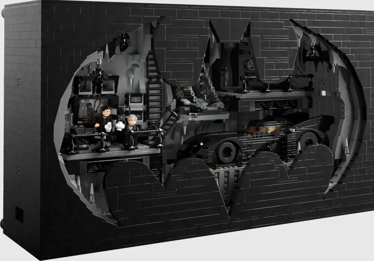 NEW 3981PCS Batman Batcave Shadow Box Building Block Set No Box