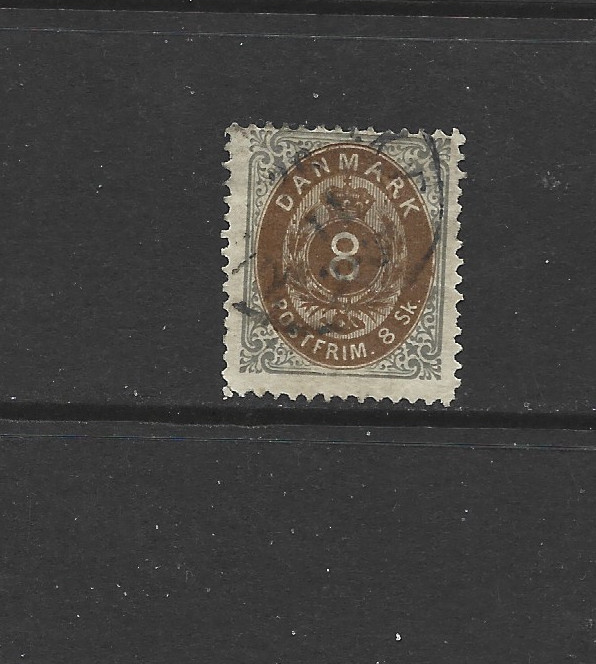 DENMARK - 1870 -1871 Royal Emblem - New Drawing - Value in Sk. - 8Sk - USED DENMARK - 1870 -1871 Royal Emblem - New Drawing - Value in Sk. - 8Sk - USED