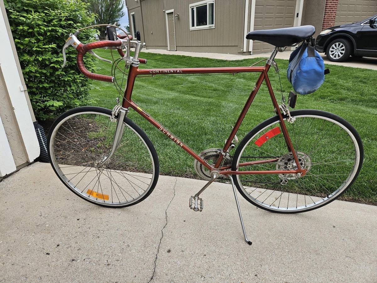 Vintage 1976 Schwinn Continental Men\'s 10 Speed Bike 27\
