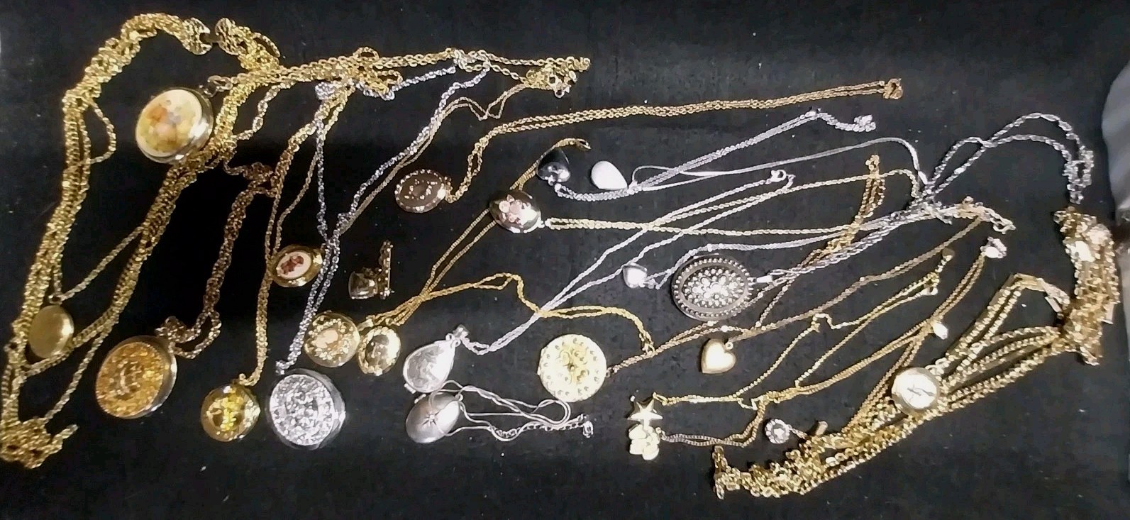 Vintage Locket Necklace Lot GOLD & SILVER TONE Sarah Coventry 1928 Goldette 