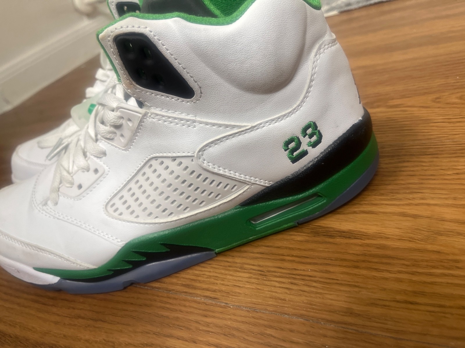 Size 11.5 - Air Jordan 5 Retro Lucky Green W Size 11.5 - Air Jordan 5 Retro Lucky Green W