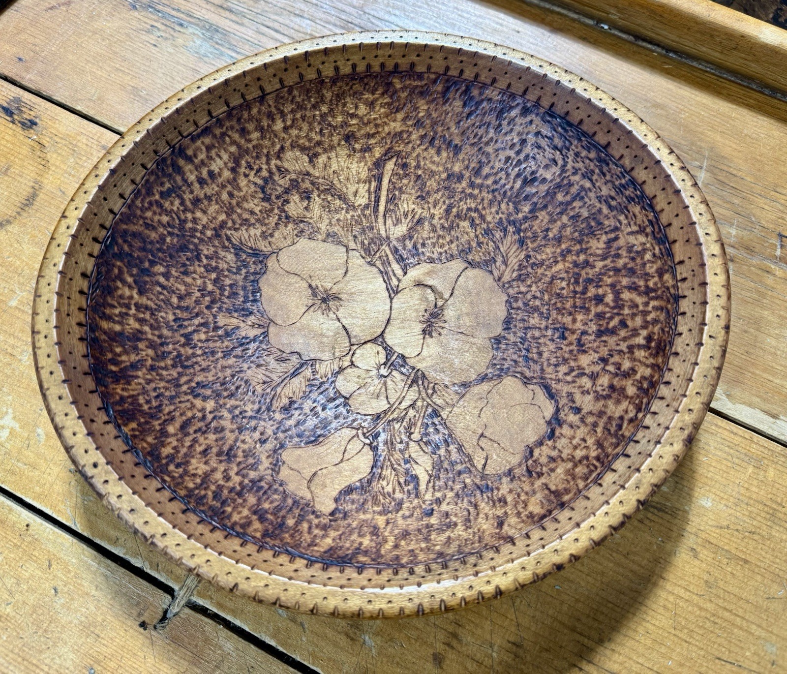 ANTIQUE PRIMITIVE WOOD BOWL DOUGH Decorated Etched Plants