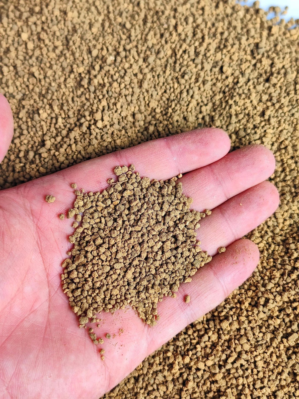 Hard-Grade Akadama Soil Additive 18 LB 1/8 inch for Bonsai Cactus Succulent Plan