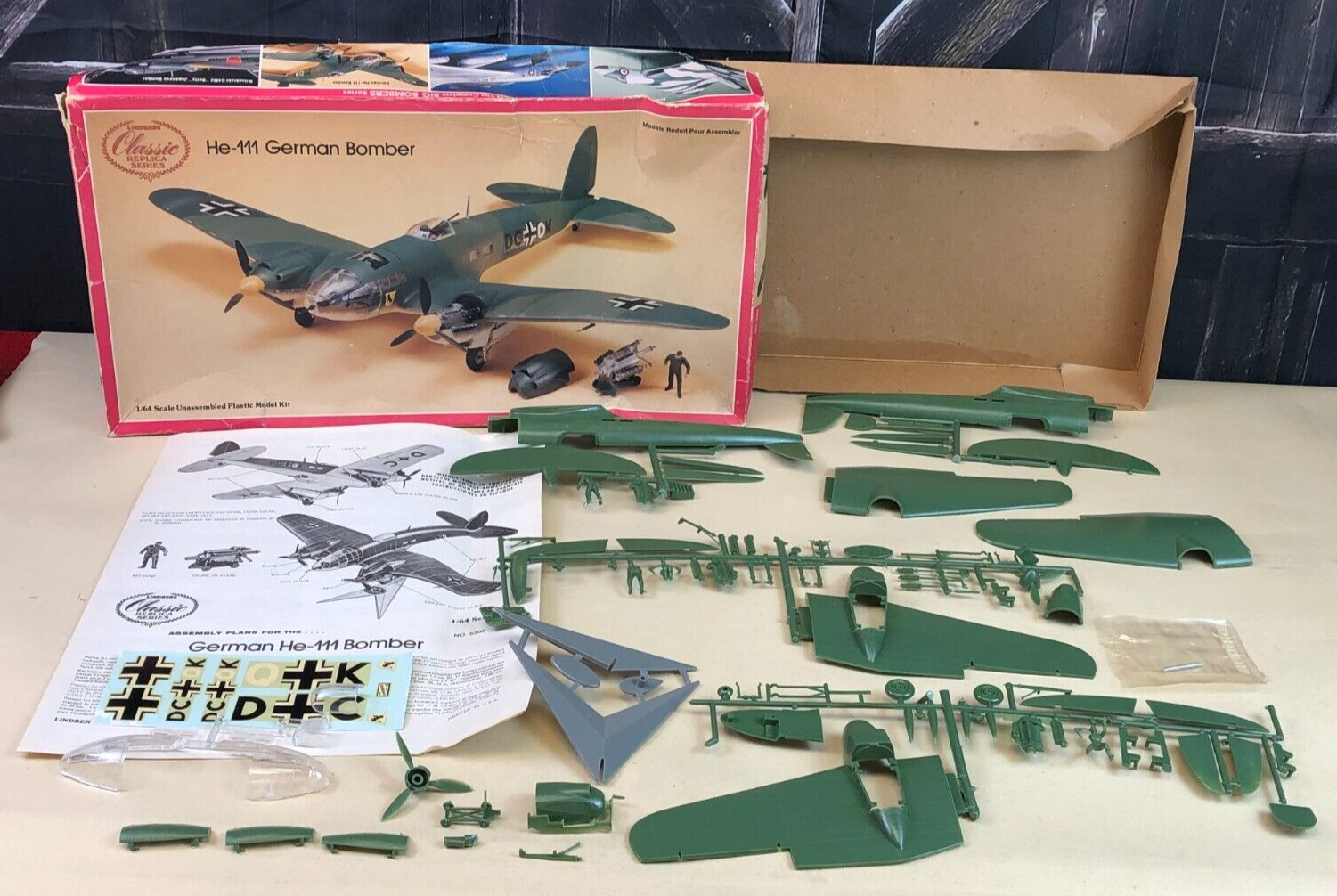 OPEN BOX Lindberg Classic Replica 1:64 Scale Model Kit He-111 GERMAN BOMBER