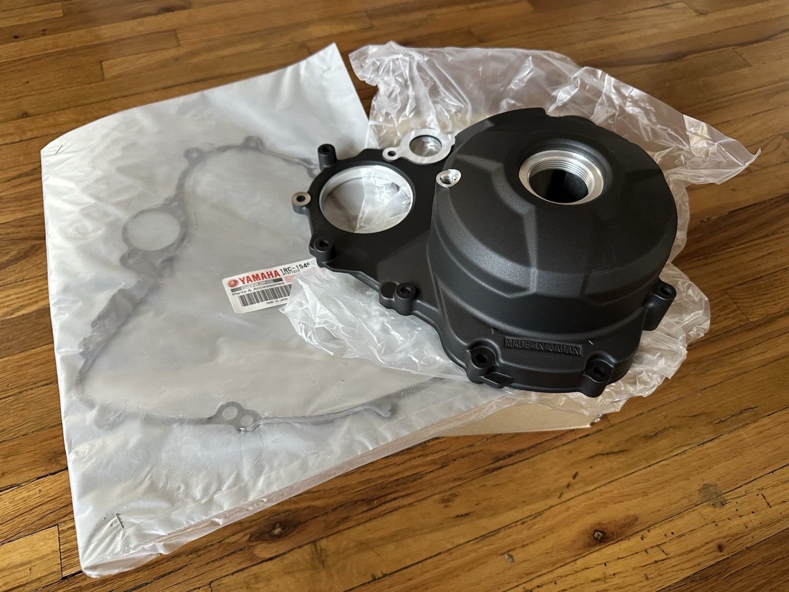 Yamaha 1RC-15411-00 Crankcase Cover Genuine OEM New Japan Includes Gasket