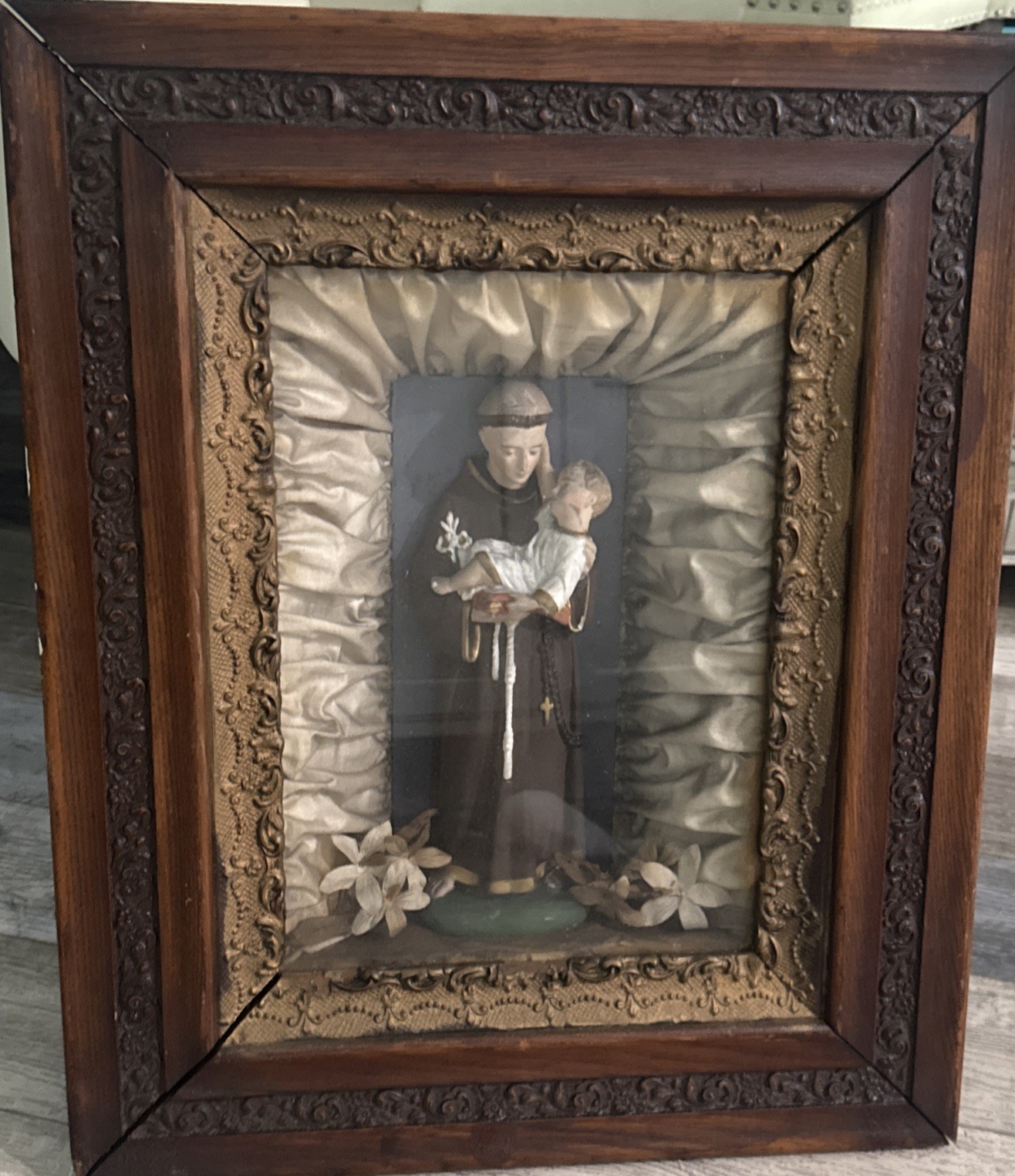 *ANTIQUE ST ANTHONY FRAMED SHADOW BOX 22” *ANTIQUE ST ANTHONY FRAMED SHADOW BOX 22”
