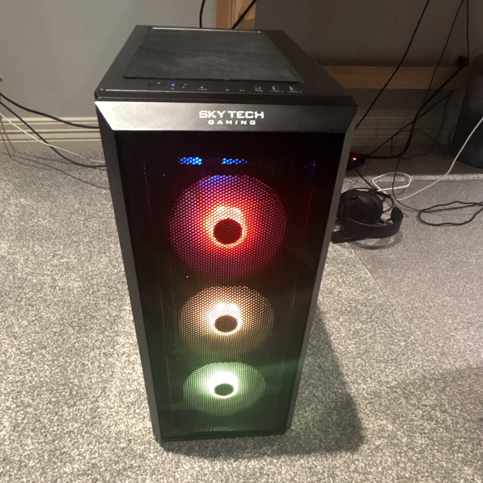 Skytech Chronos Mini Gaming PC Towering Performance MSI Mech RX 6600 16GB RAM 1T Skytech Chronos Mini Gaming PC Towering Performance MSI Mech RX 6600 16GB RAM 1T