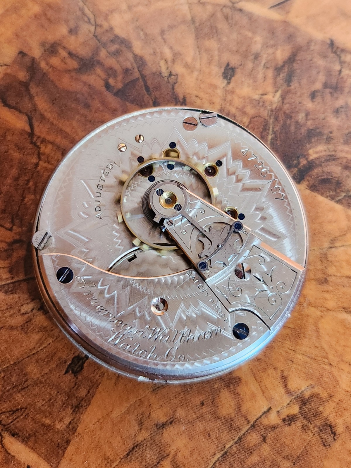 Waltham 18s 17j Adj Hunter Pocket Watch Movement (Running Sluggishly) Waltham 18s 17j Adj Hunter Pocket Watch Movement (Running Sluggishly)