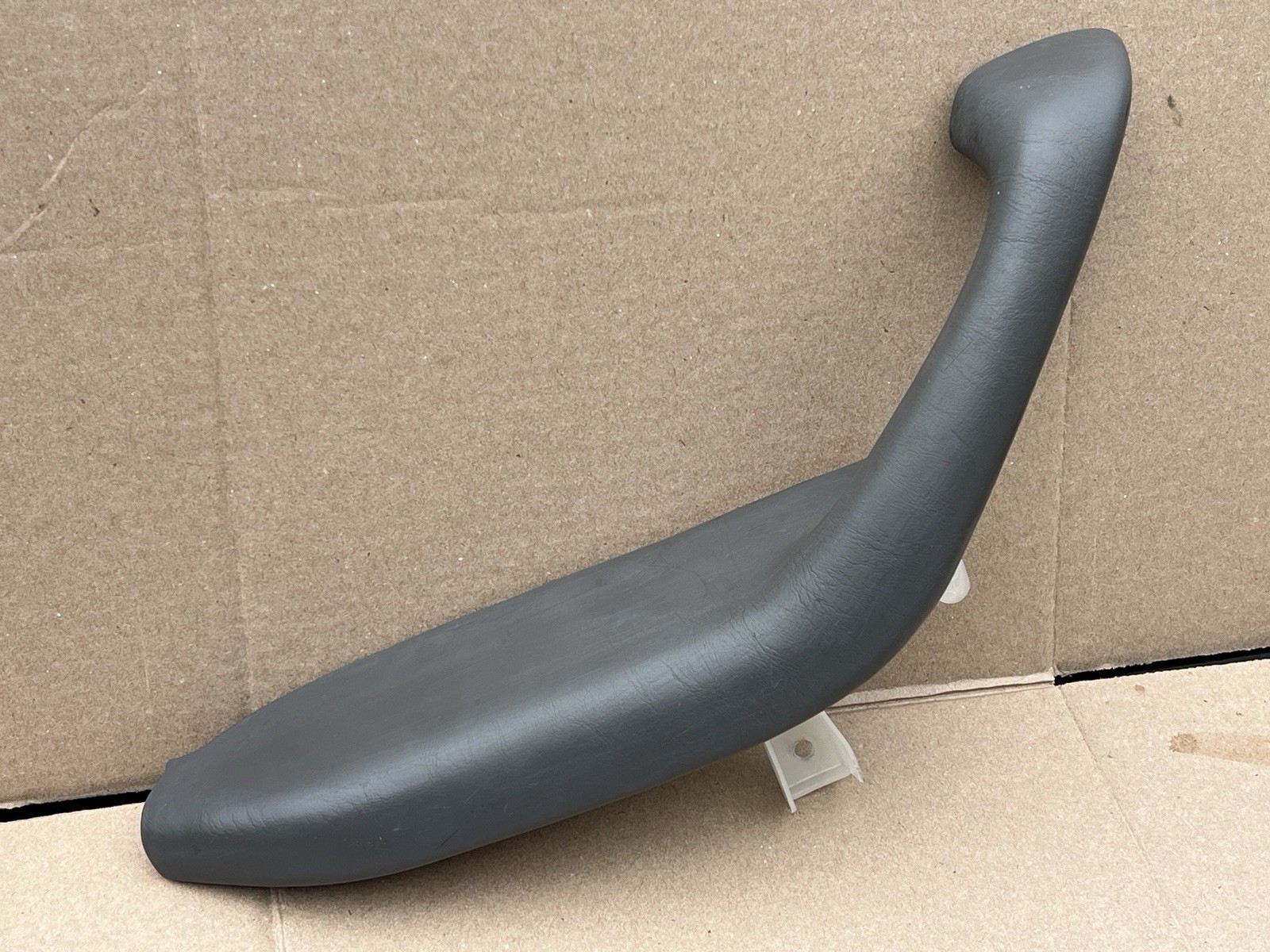2001-2007 Toyota Tundra Sequoia Front Left Driver Door Panel Pull Armrest Gray 2001-2007 Toyota Tundra Sequoia Front Left Driver Door Panel Pull Armrest Gray
