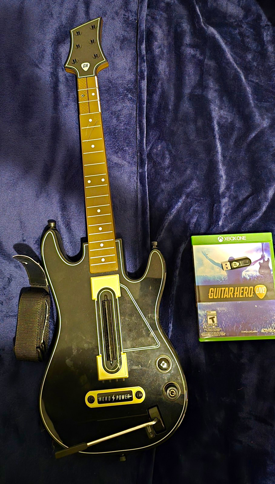 Activision Guitar Hero Live Xbox One Bundle Controller Game Wireless Receiver