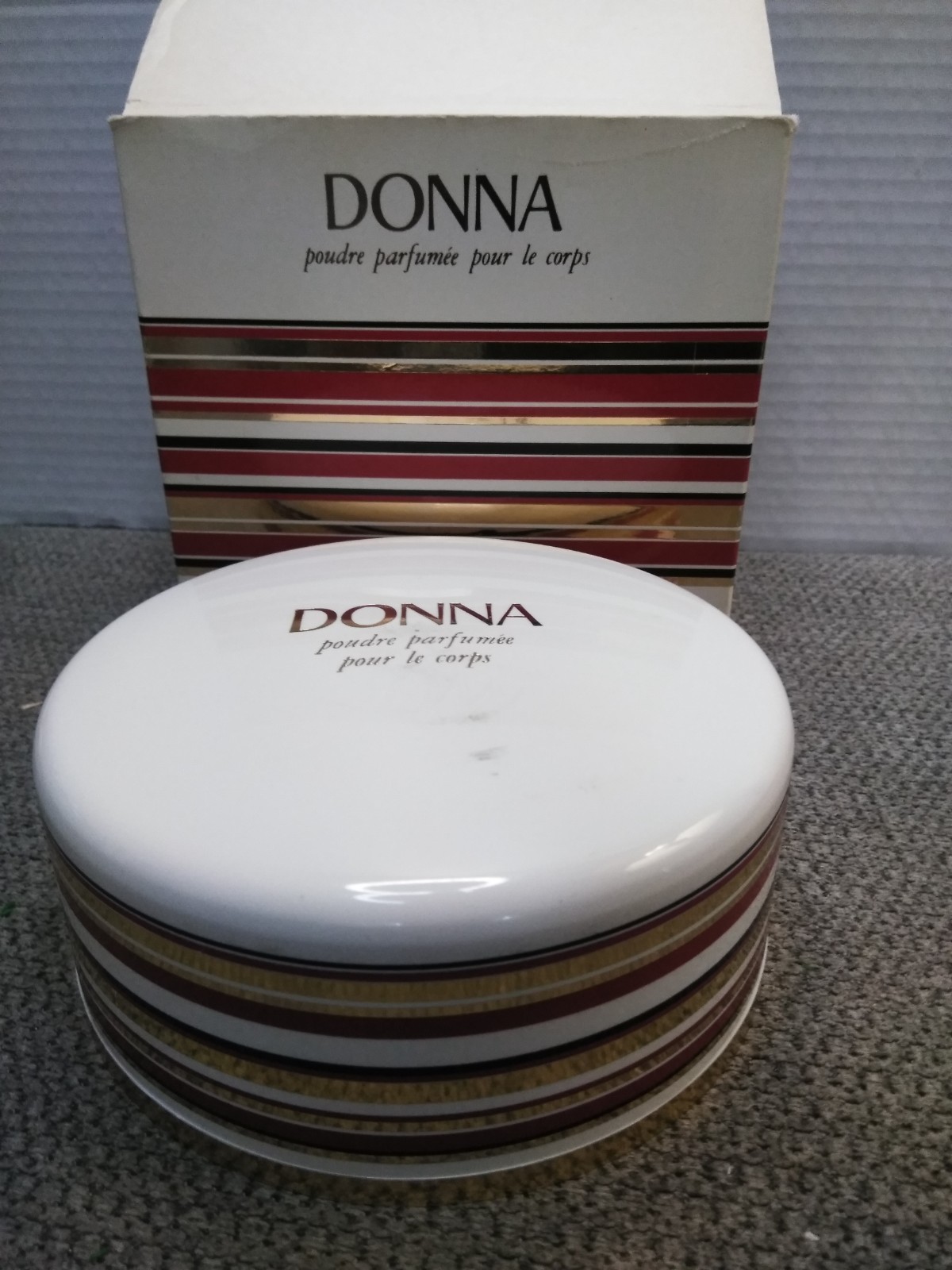 vtg Gherardini Firenze Donna Parfums 4.Oz perfumed Dusting Powder W/ DUSTER -NEW vtg Gherardini Firenze Donna Parfums 4.Oz perfumed Dusting Powder W/ DUSTER -NEW