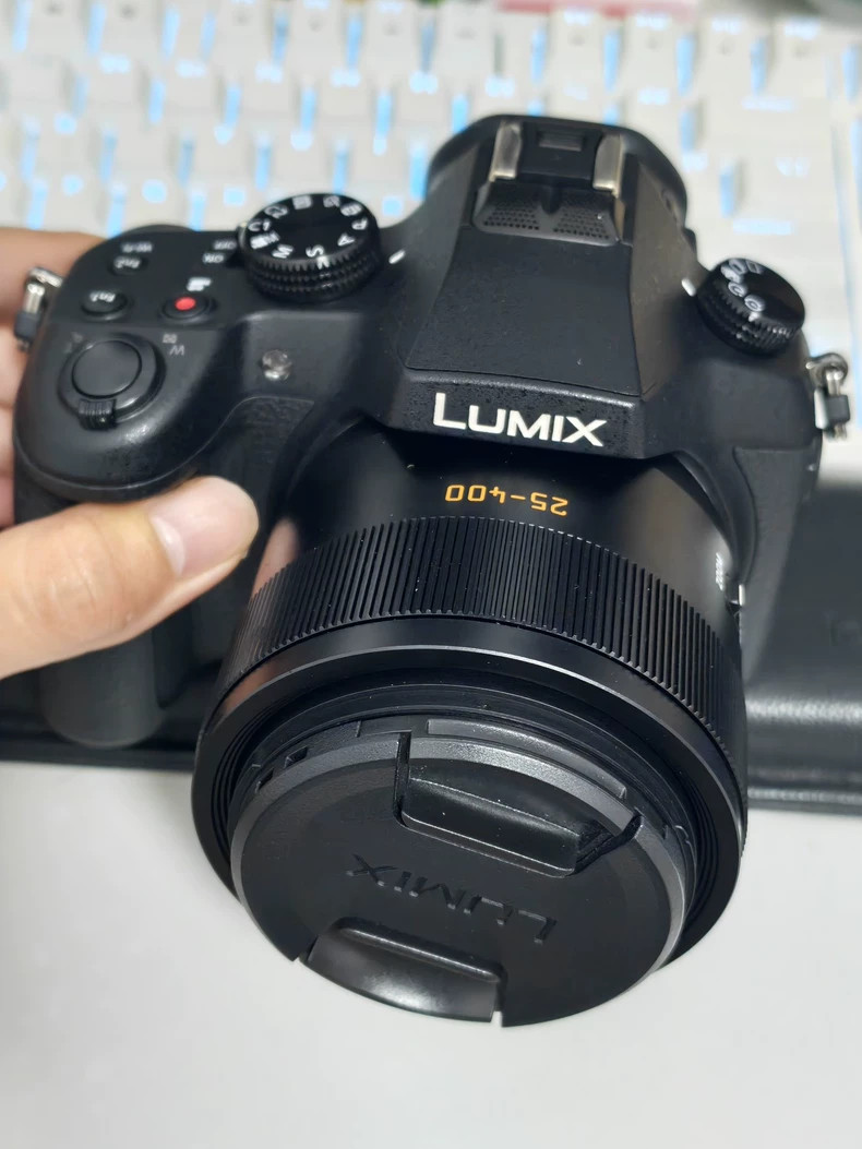 Panasonic LUMIX DMC-FZ1000 20.1 MP Digital Camera 16x optical zoom black 4K
