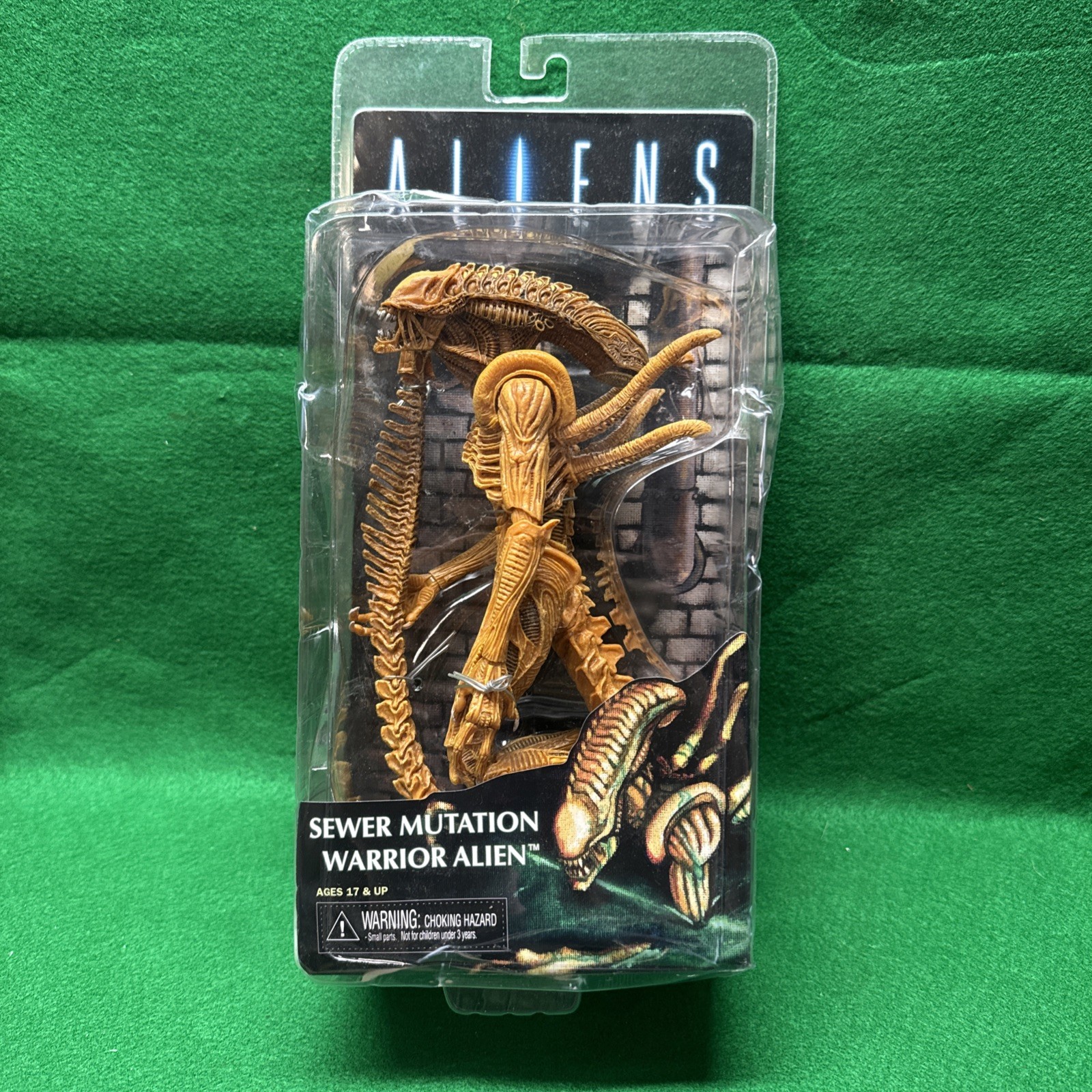 REAL 2017 NECA SDCC Exclusive Sewer Mutation Warrior Alien Box Damage REAL 2017 NECA SDCC Exclusive Sewer Mutation Warrior Alien Box Damage