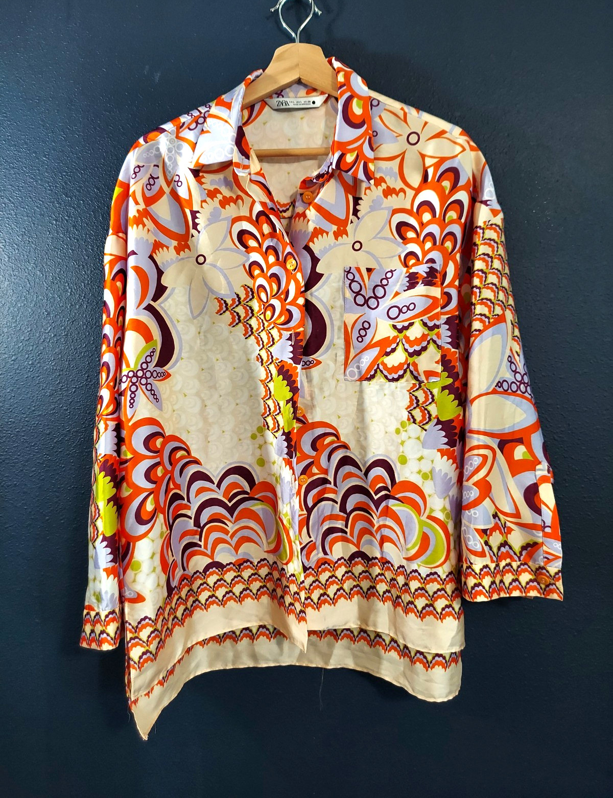 Zara Women\'s Satin Polyester Floral Multicolor Collared Button-Down Blouse L