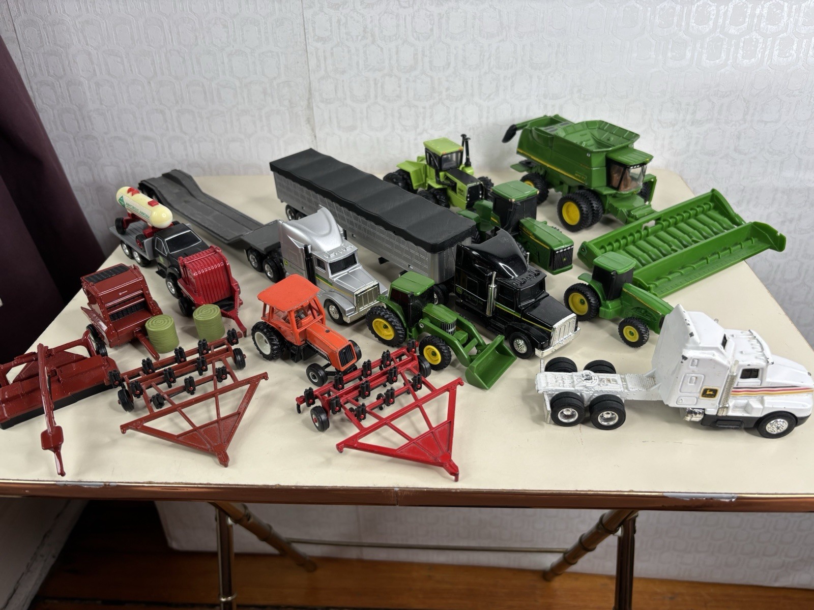LOT ERTL Farm Equipment John Deere Semi Truck Combine 9670 STS Bailer Implement