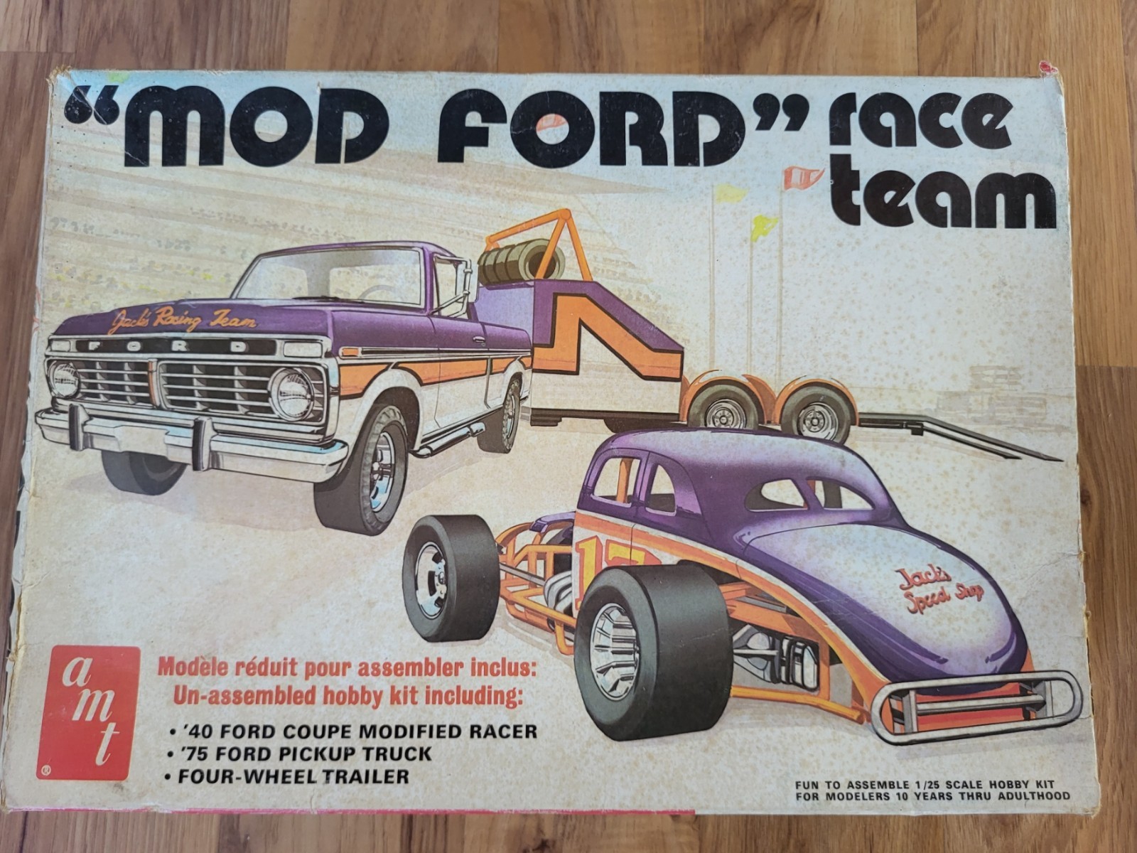 Vintage AMT Mod Ford Race Team 1:25 Scale Model Kit T566