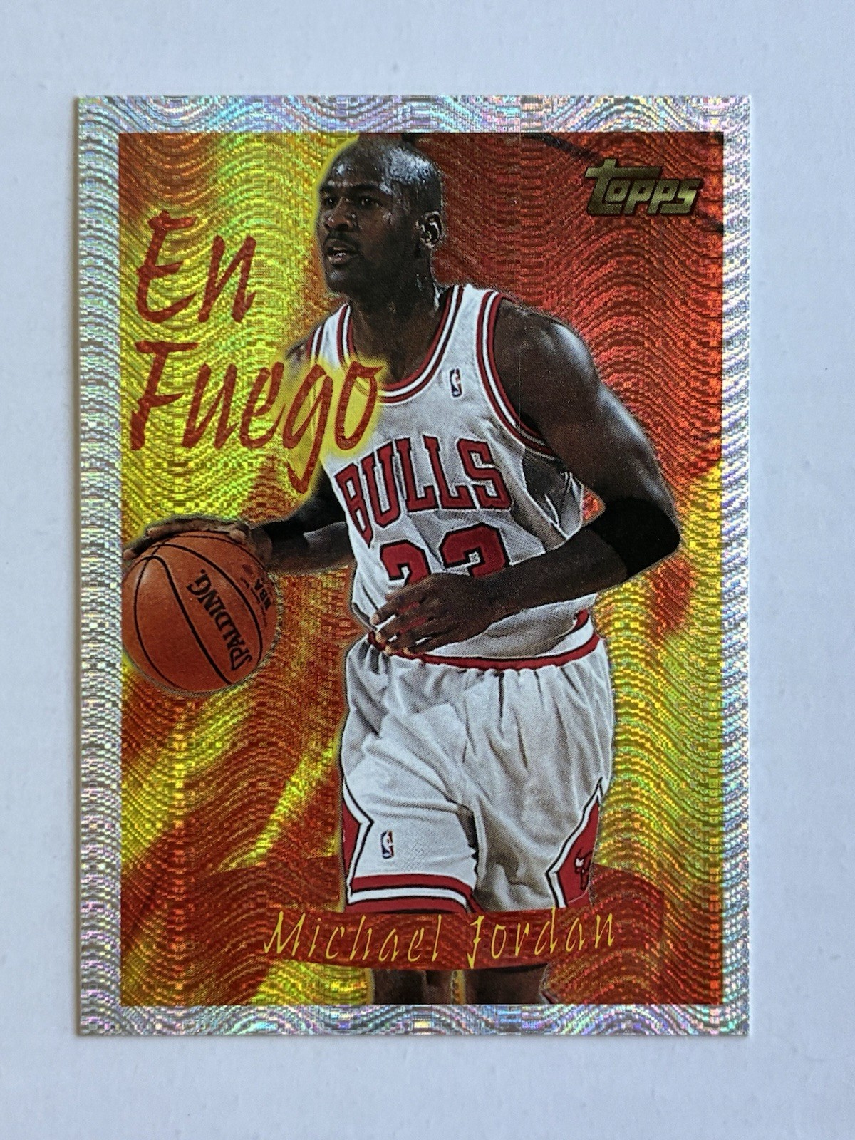 Topps 1996-97 Season\'s Best En Fuego #SB1 Refractor Michael Jordan Insert Topps 1996-97 Season\'s Best En Fuego #SB1 Refractor Michael Jordan Insert