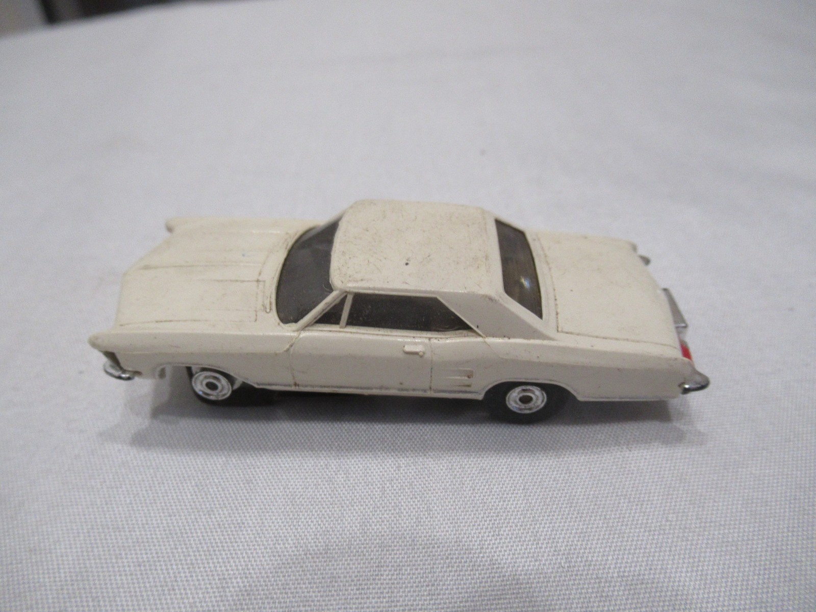 Aurora Buick Riviera White H.O. Slot Car Vintage