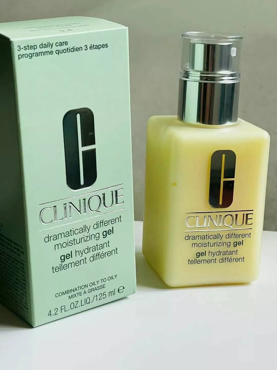 Clinique Dramatically Different Moisturizing Gel #3, 4 Pump NIB 4.2oz Oily Skin Clinique Dramatically Different Moisturizing Gel #3, 4 Pump NIB 4.2oz Oily Skin