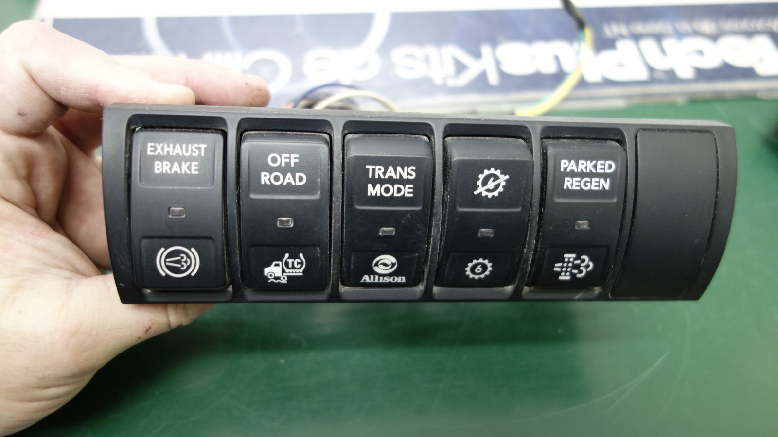 4057689C4 International Navistar Rocker Switch Panel FIVE Switches 4057689C4 International Navistar Rocker Switch Panel FIVE Switches