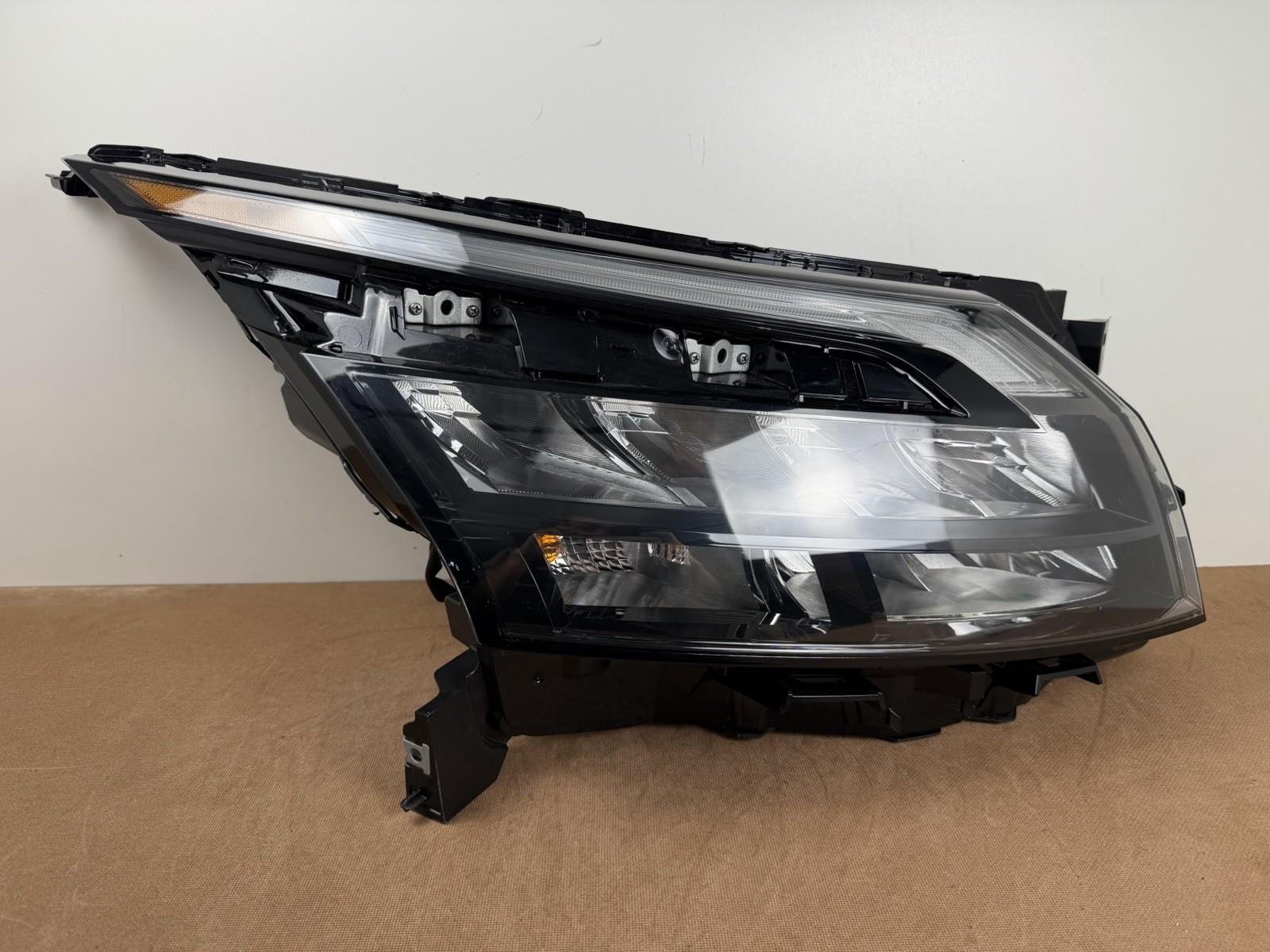 Nice 2022-2026 Nissan Pathfinder LED Headlight Right Passenger RH Black OEM
