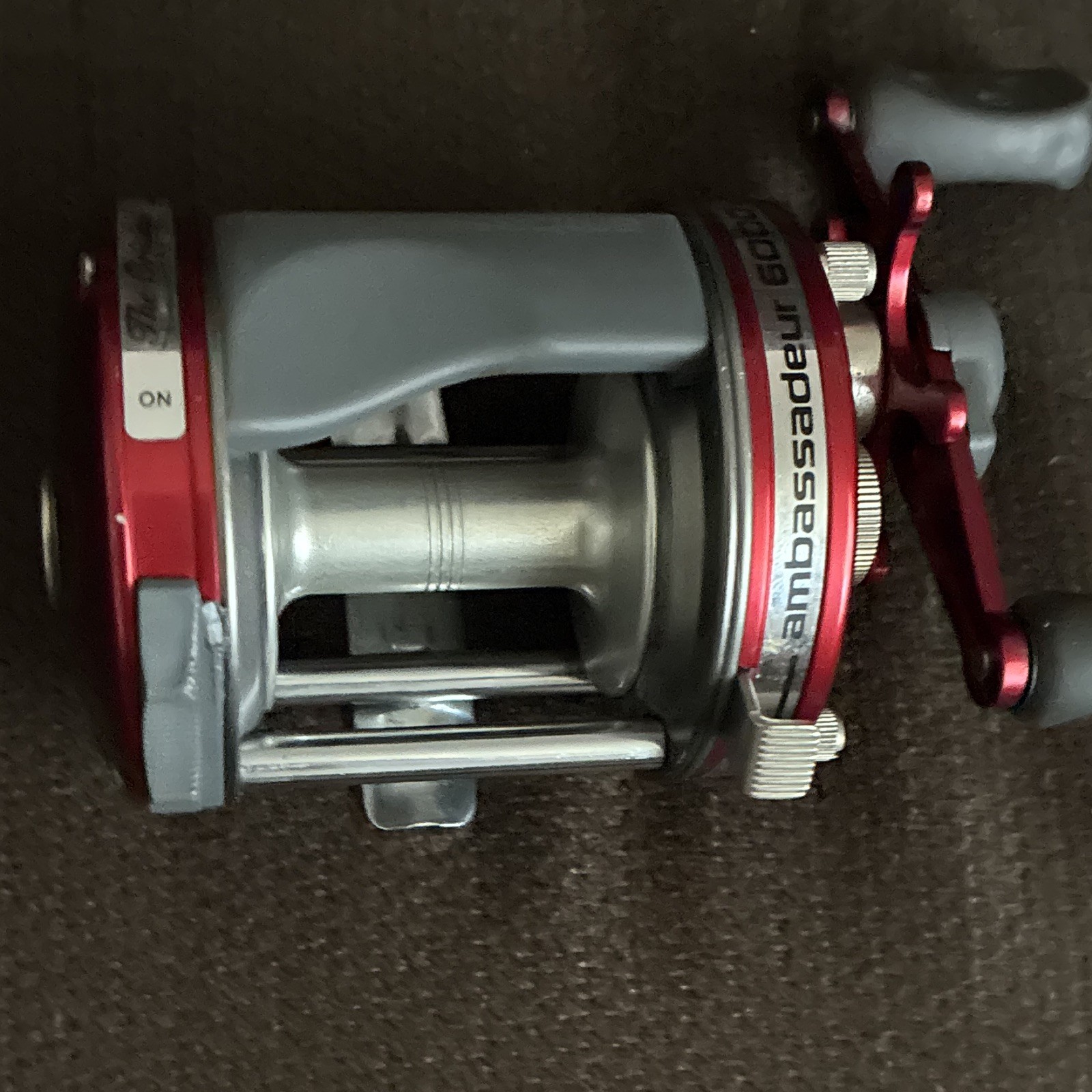 Abu Garcia Ambassadeur 6000 Baitcasting Fishing Reel Red/Silver