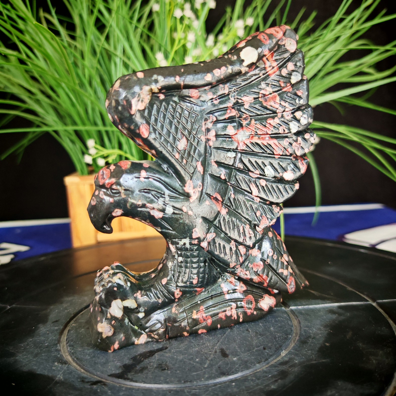 1.98LBTop natural crystal hand carved therapeutic artwork0.90kg 1.98LBTop natural crystal hand carved therapeutic artwork0.90kg