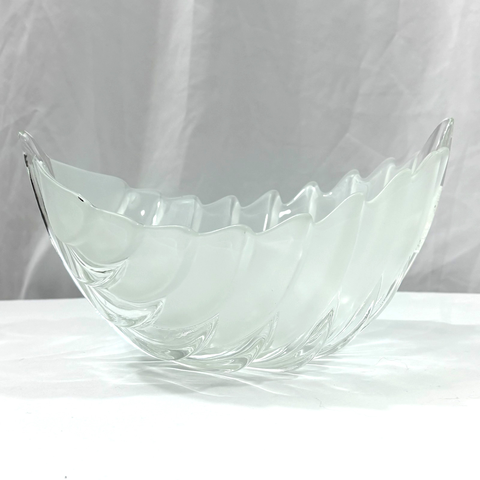 Mikasa South Seas Frost Oval Leaf Bowl 11.5\