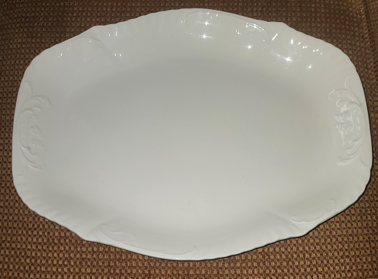 Vintage Johnson Bros Royal Semi-Porcelain 16. 5 x 12.5” Platter~ England