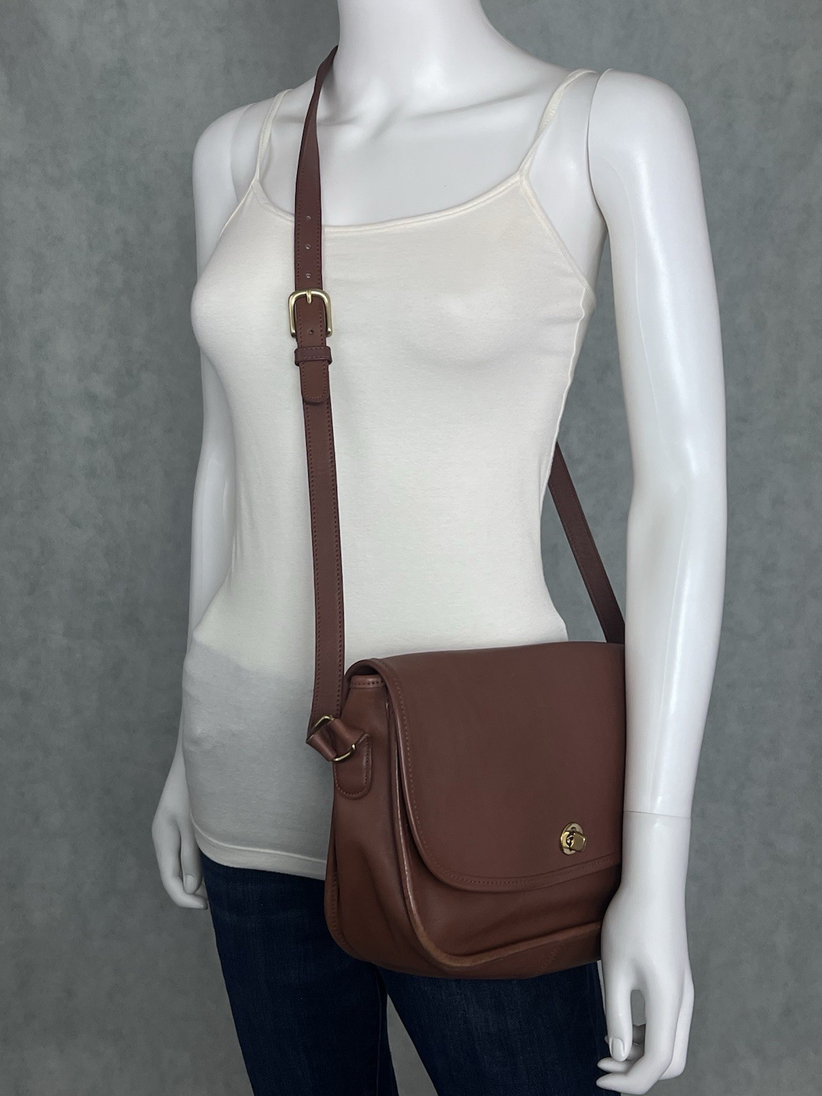 Vintage Coach H6M-9790 Brown Leather Turnlock Crossbody Shoulder Bag USA