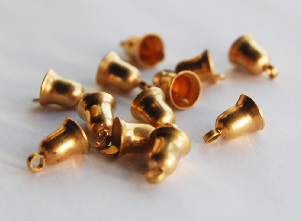 VINTAGE 12 TINY SMALL BRASS METAL BELLS *NO SOUND* 10mm 3/8th inch tall