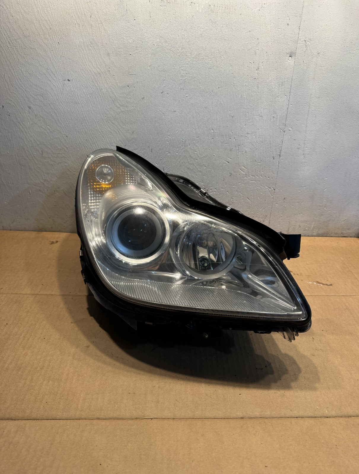 06-11 MERCEDES W219 CLS500 CLS550 PASSENGER RIGHT HID XENON HEADLIGHT HEAD LAMP 06-11 MERCEDES W219 CLS500 CLS550 PASSENGER RIGHT HID XENON HEADLIGHT HEAD LAMP