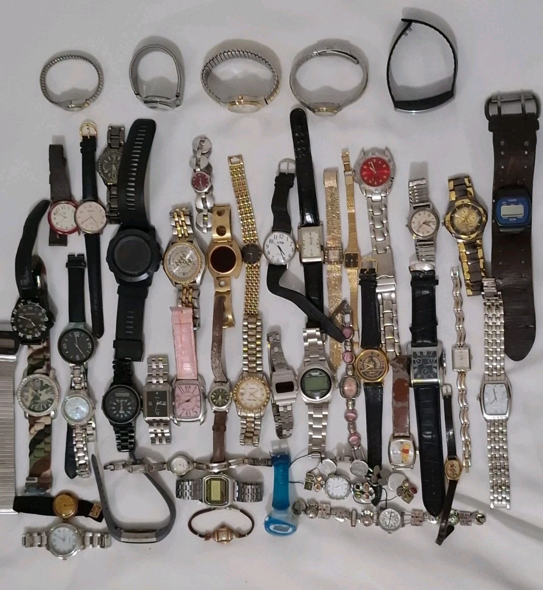 Lot Of 50 Mens & Womens Vintage & Modern Wristwatches Job Lot For Parts (1) Lot Of 50 Mens & Womens Vintage & Modern Wristwatches Job Lot For Parts (1)
