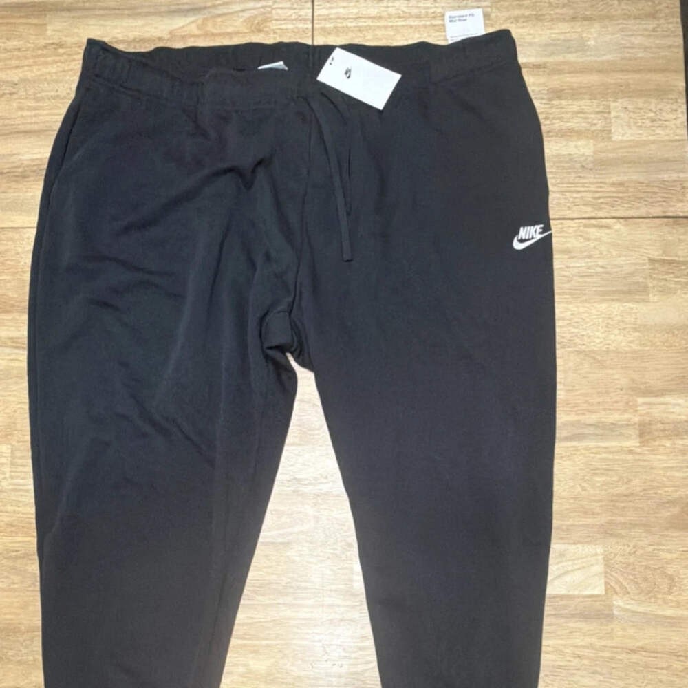 Nike Women\'s Plus Size black 3X Black sweatpants Nike Women\'s Plus Size black 3X Black sweatpants