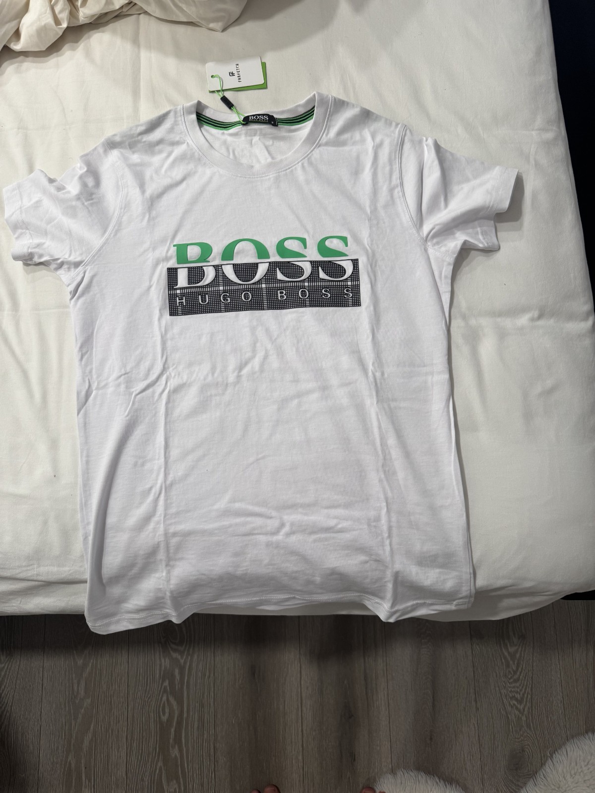 Medium Hugo boss shirt men with tag Medium Hugo boss shirt men with tag