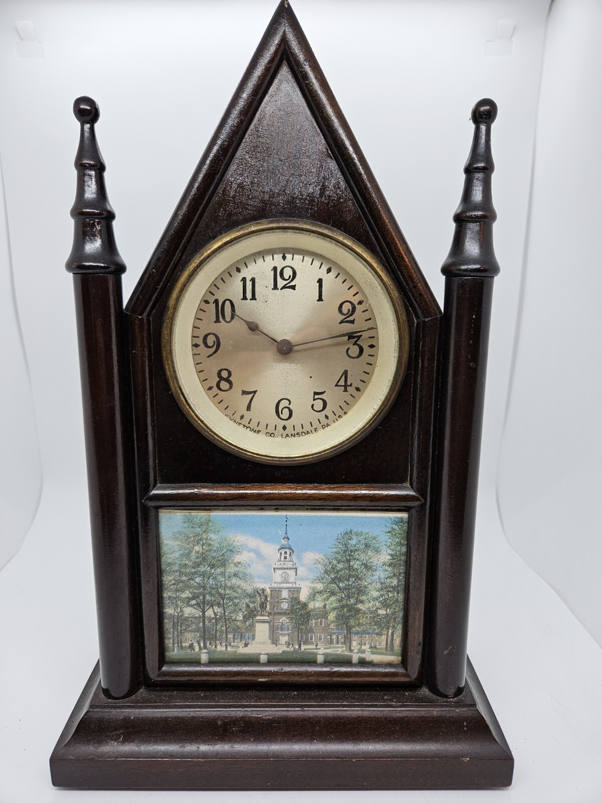 Antique 1920's FYNETONE CLOCK CO. PA. 8 Day Mahogany Steeple Mantel Shelf Clock