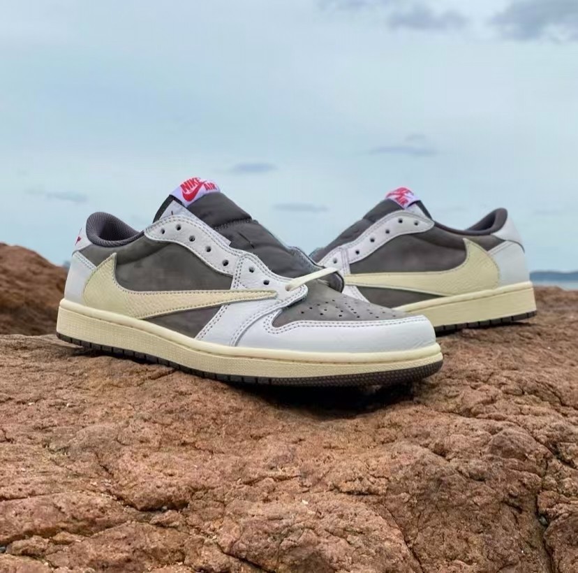 New Travis Scott x Air Jordan 1 Low White Brown Barb DM7866-162