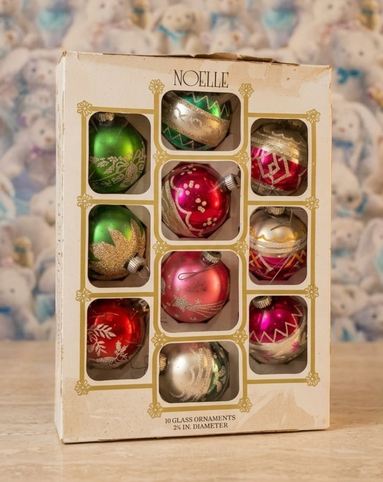 Vintage Noelle Glass Christmas Ornaments Box Set of 10 Balls 2.25\