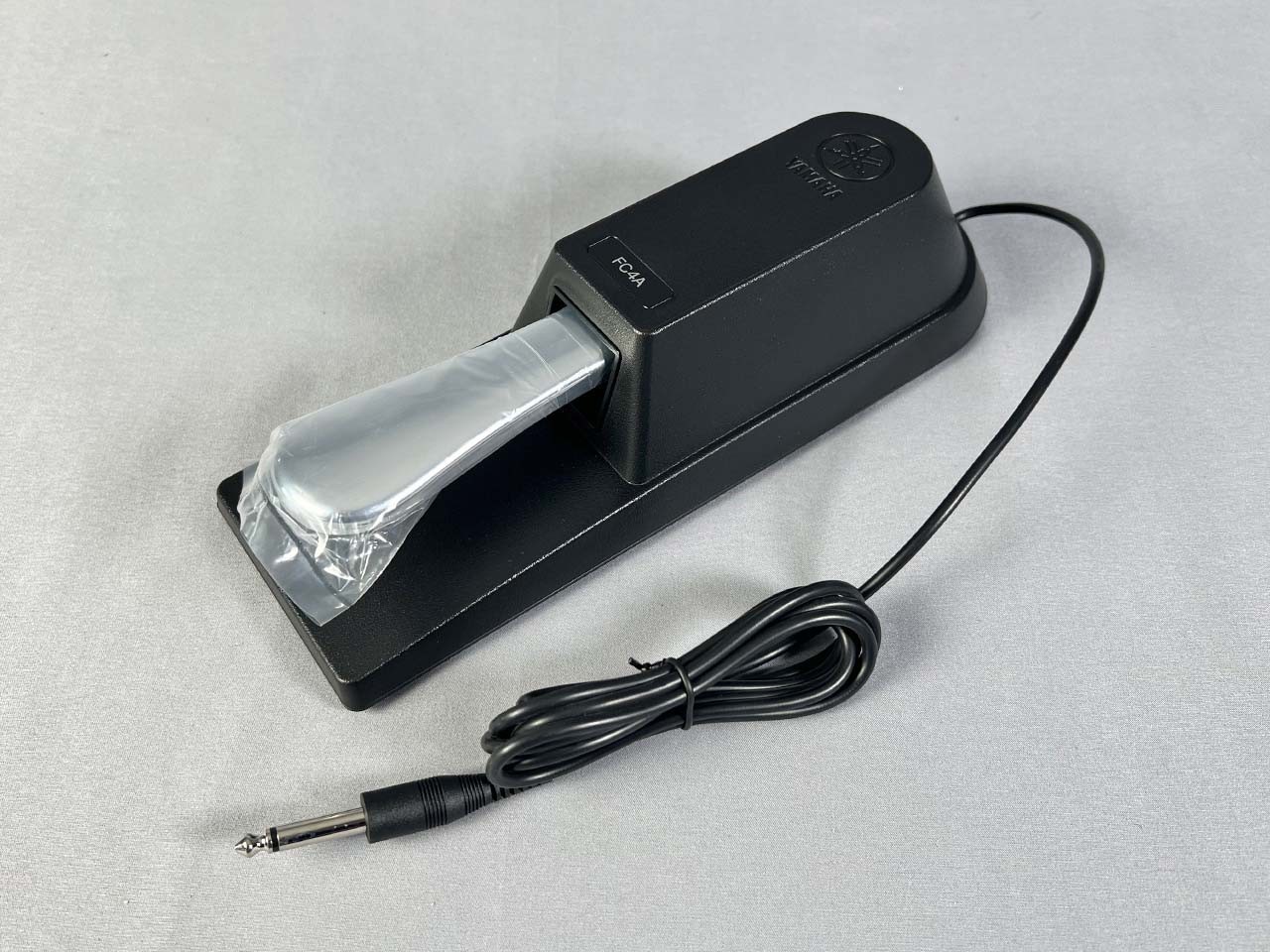 Yamaha FC4A Piano-Style Foot Switch Sustain Pedal for Keyboard, Synth, & Piano