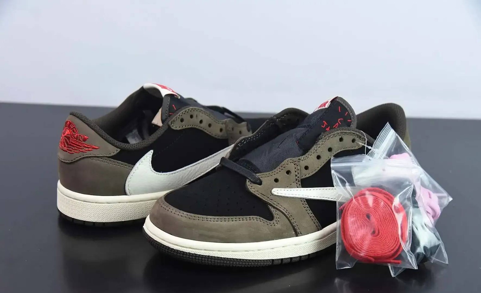 MEN - Size US Travis Sc0tt x Jordan 1 Low OG SP 