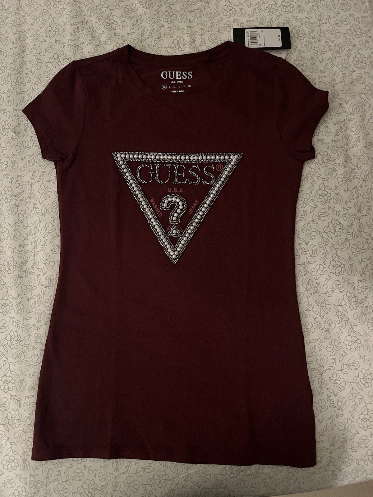 GUESS Burgundy Rhinestone Logo Solid Crew Neck Short Sleeve T-Shirt XS